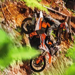 KTM 890 Adventure wallpaper