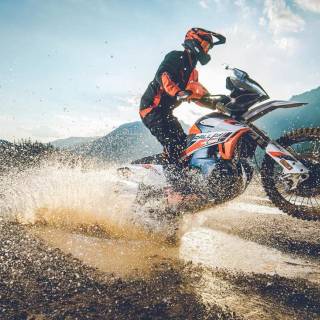 KTM 890 Adventure wallpaper