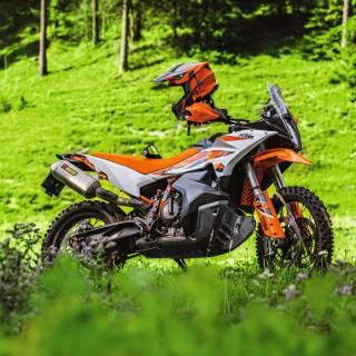 KTM 890 Adventure wallpaper