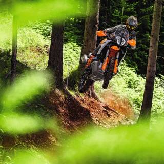 KTM 890 Adventure wallpaper
