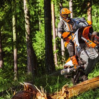 KTM 890 Adventure wallpaper