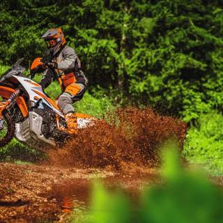 KTM 890 Adventure wallpaper