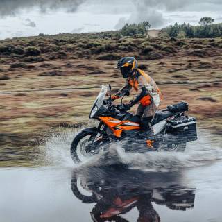 KTM 890 Adventure wallpaper