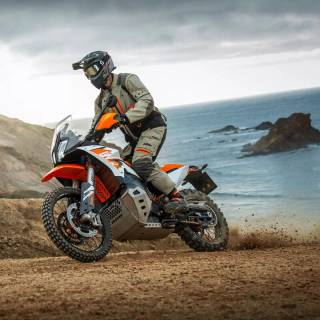 KTM 890 Adventure wallpaper