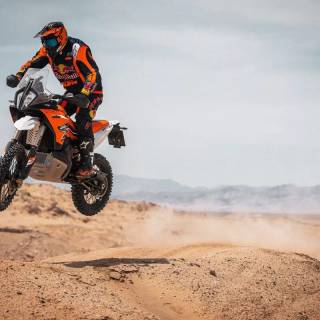KTM 890 Adventure wallpaper