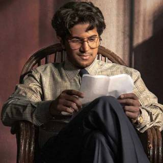 Lucky Baskhar wallpaper