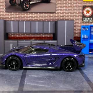 Koenigsegg Jesko purple wallpaper