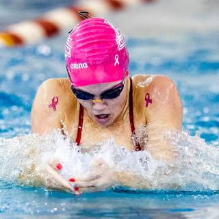 Female swimmer wallpaper