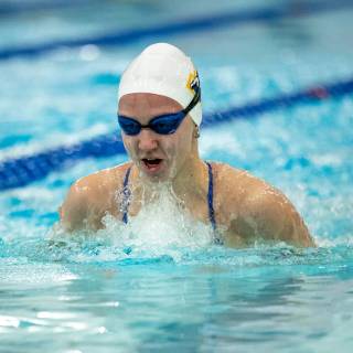 Female swimmer wallpaper