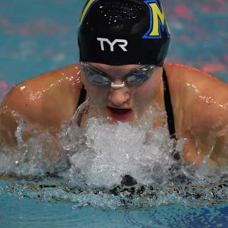 Female swimmer wallpaper