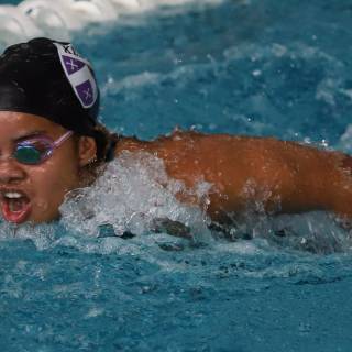 Female swimmer wallpaper