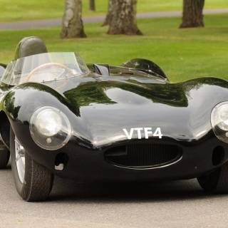 Jaguar D-Type wallpaper