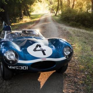 Jaguar D-Type wallpaper