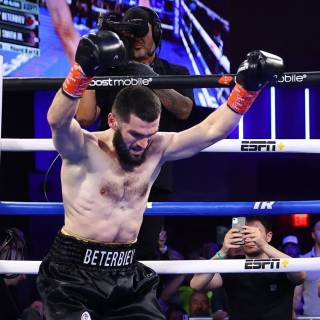 Artur Beterbiev wallpaper