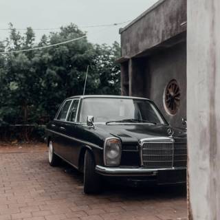Mercedes-Benz W114 wallpaper