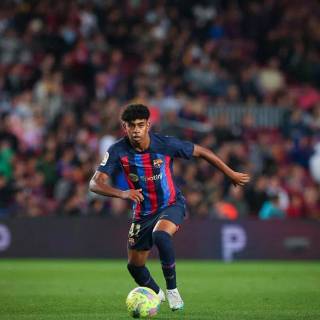 Lamine Yamal PC wallpaper