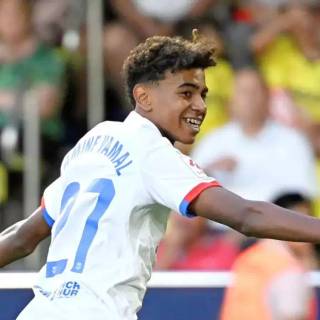 Lamine Yamal PC wallpaper