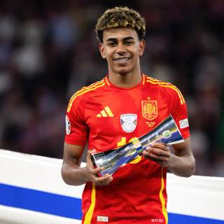 Lamine Yamal PC wallpaper