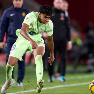 Lamine Yamal PC wallpaper