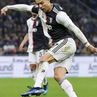 Ronaldo shooting wallpaper