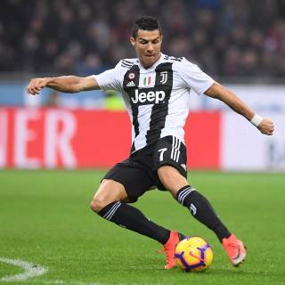 Ronaldo shooting wallpaper