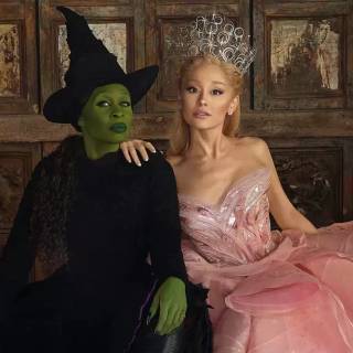 Glinda Wicked wallpaper