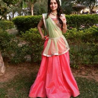 Chahat Pandey wallpaper