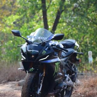 Yamaha R15 V4 M wallpaper