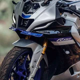 Yamaha R15 V4 M wallpaper