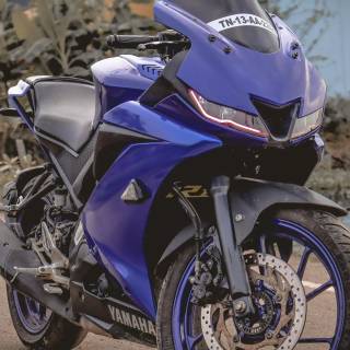 Yamaha R15 V4 M wallpaper