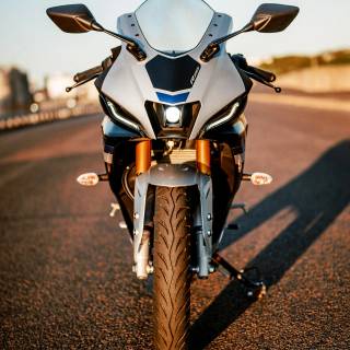 Yamaha R15 V4 M wallpaper