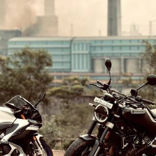 Yamaha R15 V4 M wallpaper