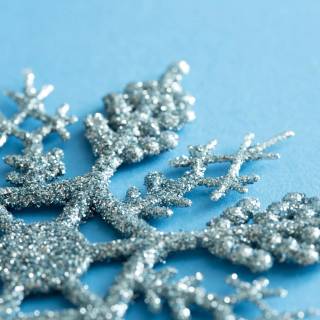 Blue snowflakes wallpaper