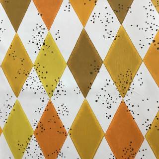 Diamond pattern wallpaper