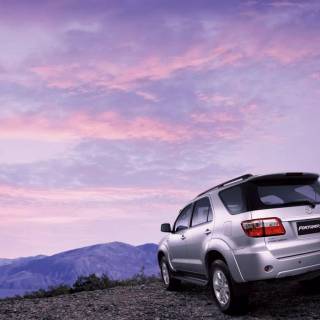 Fortuner logo wallpaper