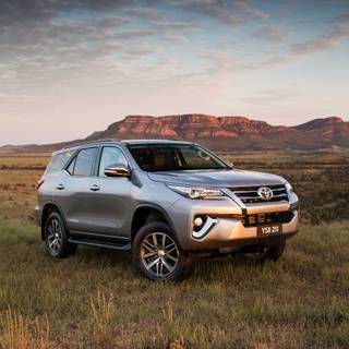 Fortuner logo wallpaper