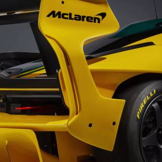 McLaren Senna GTR iPhone wallpaper