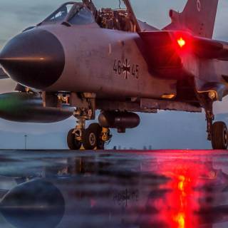 War plane phone wallpaper