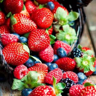 Strawberry iPhone wallpaper