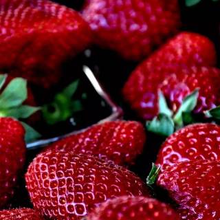 Strawberry iPhone wallpaper