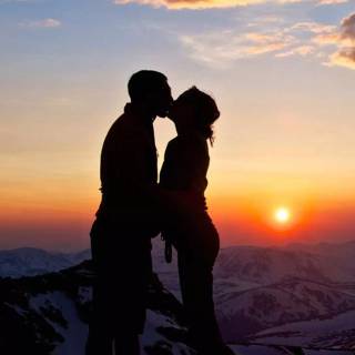 Love couple iPhone wallpaper