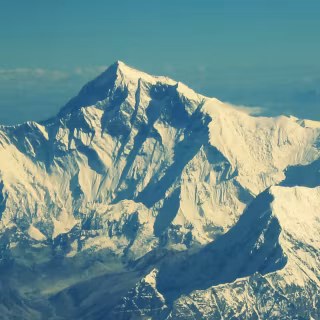 Mount Everest iPhone wallpaper