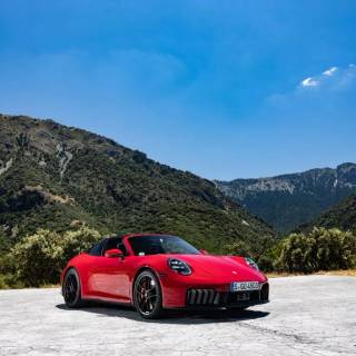 Red Porsche phone wallpaper