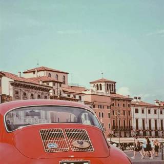 Vintage Porsche iPhone wallpaper