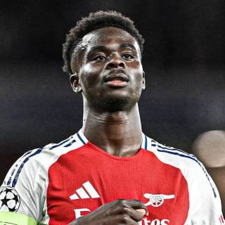 Saka iPhone wallpaper