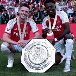 Saka iPhone wallpaper