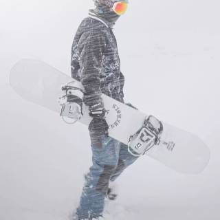 Snowboarding phone wallpaper