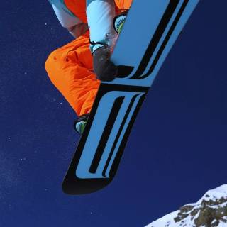 Snowboarding phone wallpaper