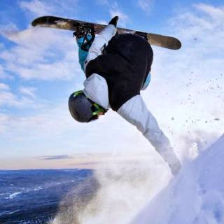 Snowboarding phone wallpaper