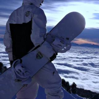 Snowboarding phone wallpaper